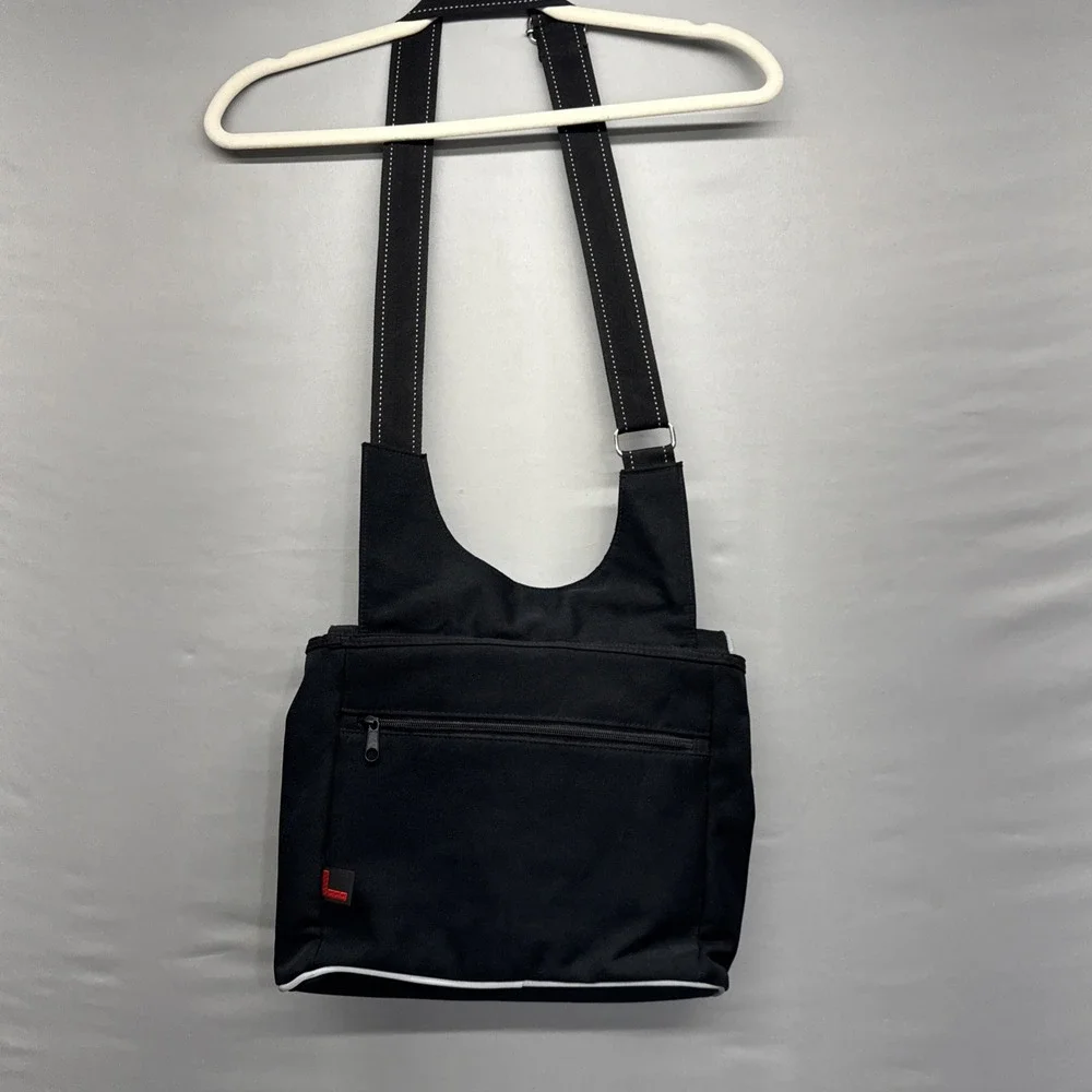 FUBU CROSSBODY MESSENGER BAG PURSE VINTAGE SPORTS BAG Y2K STREETWEAR